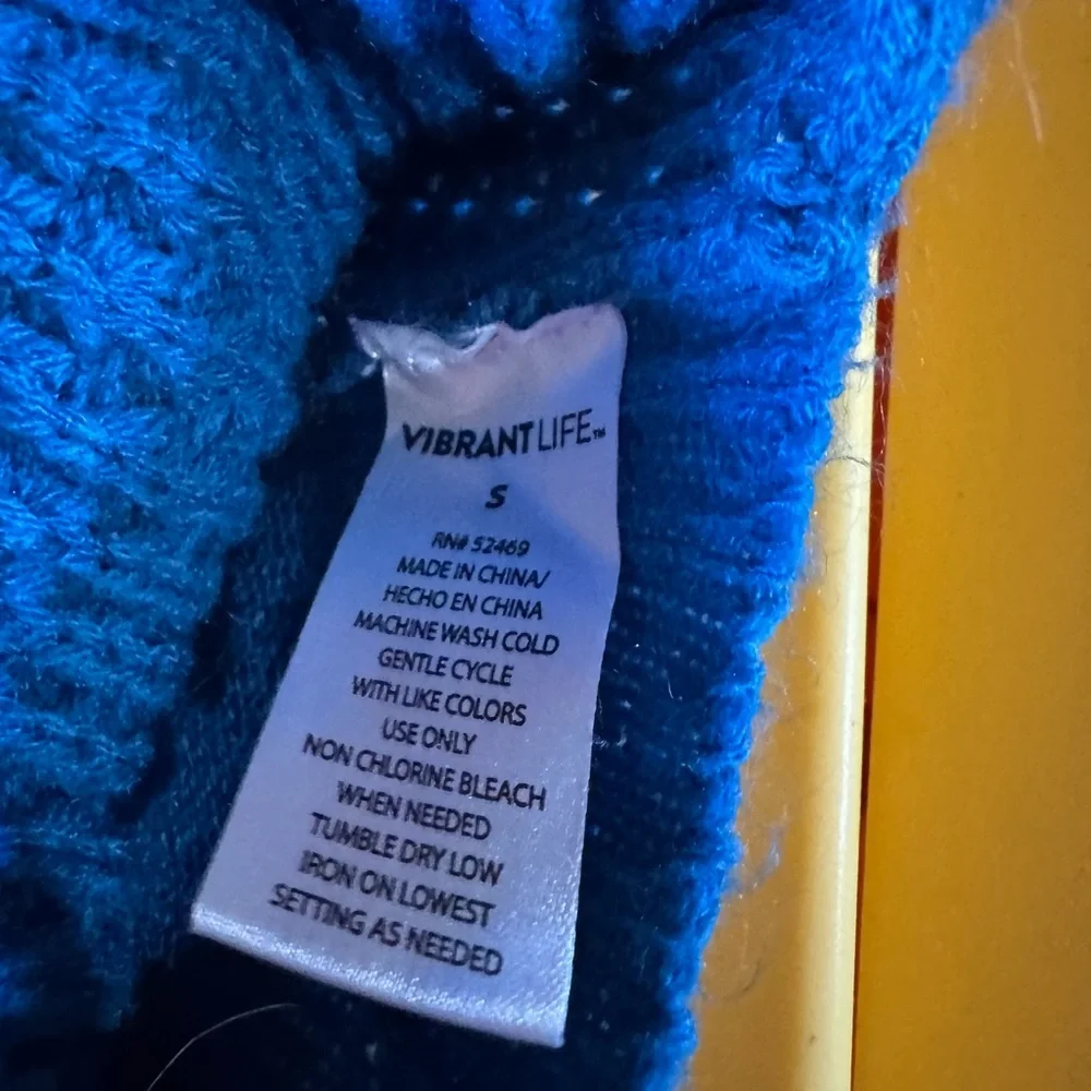 Vibrant Blue Waffle-Knit Dog Sweater with‎ Front Pocket
